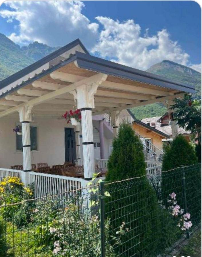 Lola Guest House Vuthaj Extérieur photo