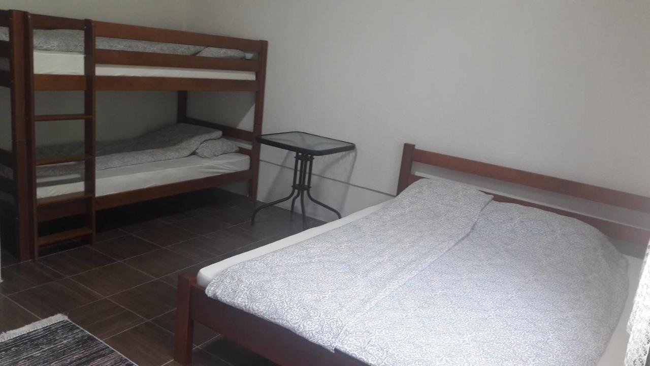 Lola Guest House Vuthaj Extérieur photo