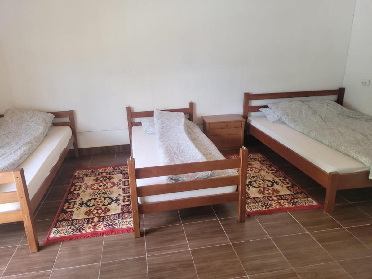 Lola Guest House Vuthaj Extérieur photo