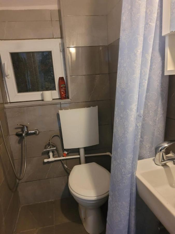Lola Guest House Vuthaj Extérieur photo