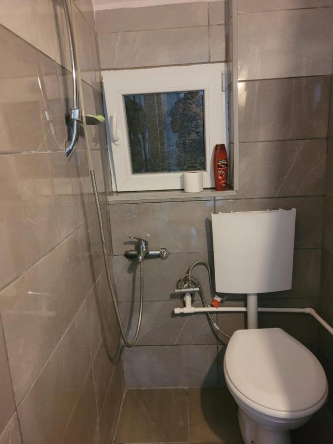 Lola Guest House Vuthaj Extérieur photo