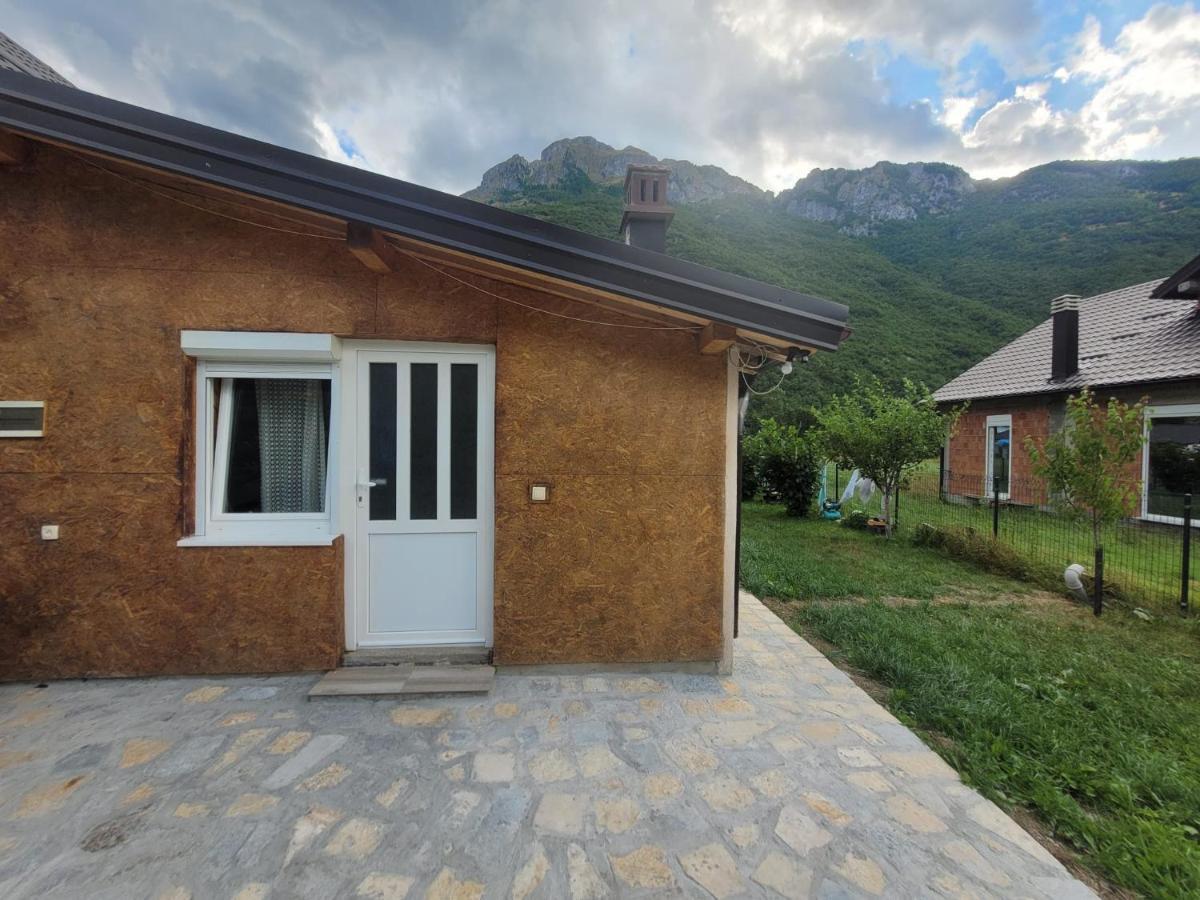 Lola Guest House Vuthaj Extérieur photo