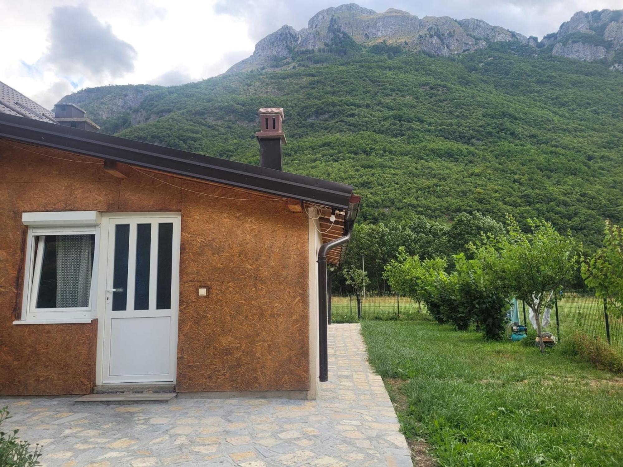 Lola Guest House Vuthaj Extérieur photo