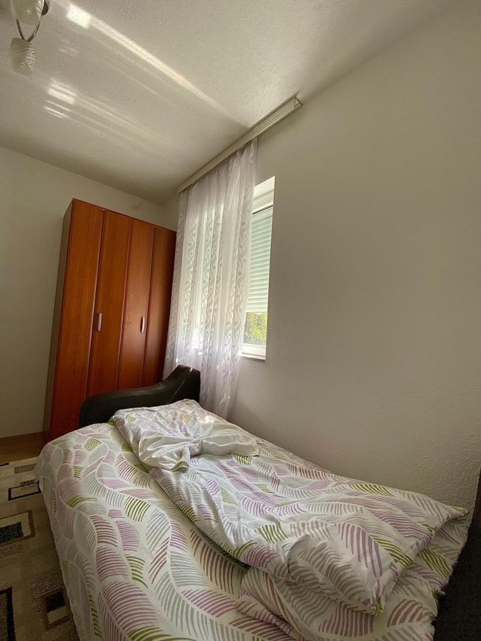 Lola Guest House Vuthaj Extérieur photo