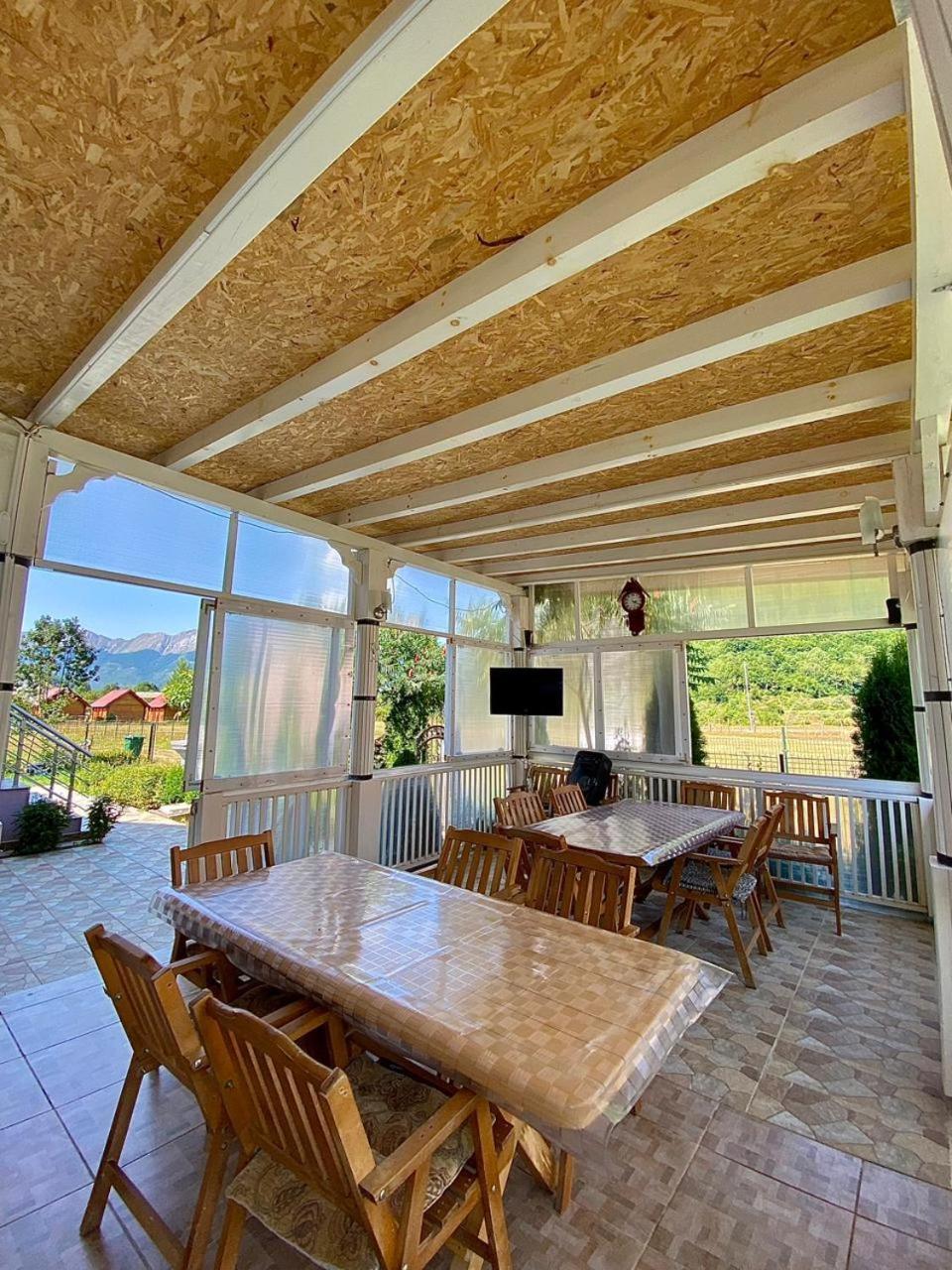 Lola Guest House Vuthaj Extérieur photo