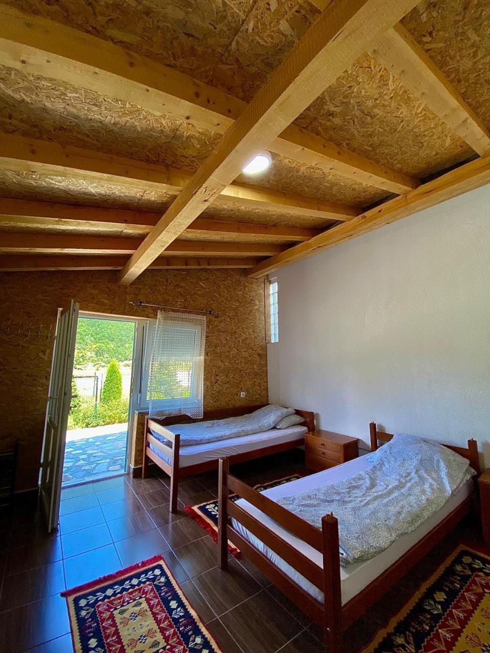 Lola Guest House Vuthaj Extérieur photo